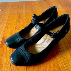 Clarks high heel Mary Jane shoes, soft cushion padding - Brand New